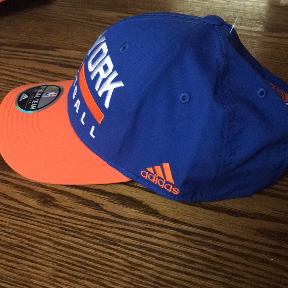 ONE LEFT!  Knicks 🏀 - Picture 3 of 5